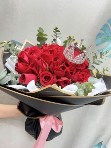 you're my queen *紅玫瑰皇冠花束33支裝