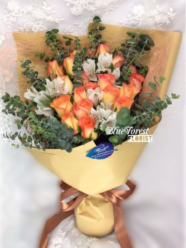 小露寶*金橙玫瑰配小百合花束10枝裝