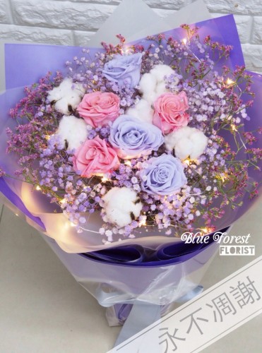 保鮮•愛*永不凋謝玫瑰保鮮花花束（淺紫色拼粉紅色）