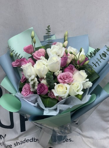 18枝白/紫玫瑰花束*