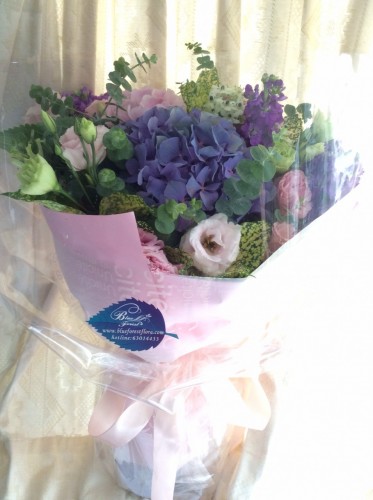 法式魅力*荷蘭繡球配紐西蘭雀梅大花束