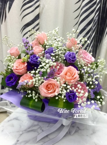 淺粉玫瑰多襯花花籃