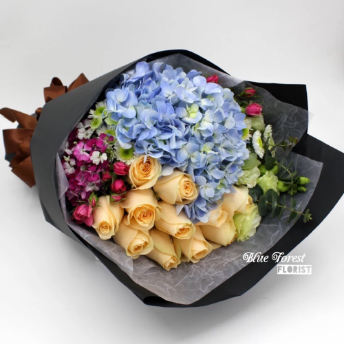 香檳玫瑰配荷蘭秀球花束