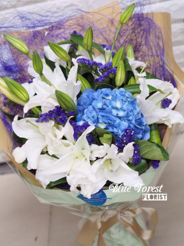 台灣香水白百合配荷蘭繡球花束