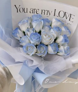 香薰冰藍玫瑰花束18支裝