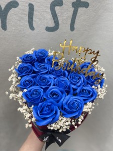 心形香皀深藍玫瑰滿天星花盒*附送happy birthday插牌(仿真花）