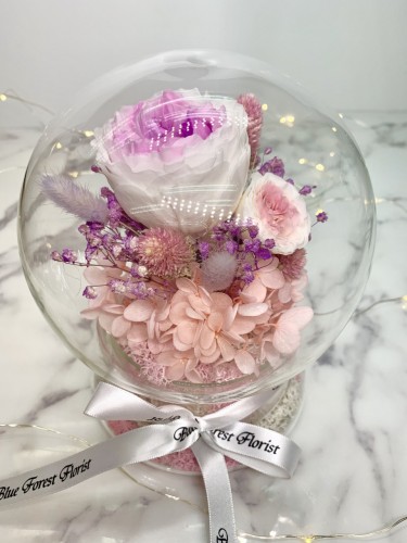 *幸福水晶球系列 *玻璃罩玫瑰保鮮花（淺粉紅Garden Rose）*可免費刻上名或祝福字句