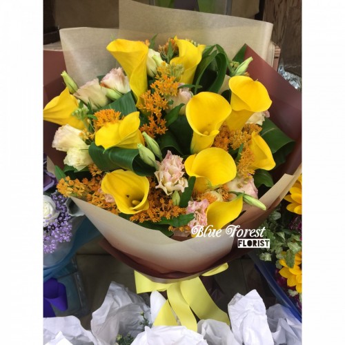 荷蘭黃色馬蹄蘭連襯花花束