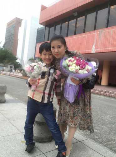 客人滿意回相片及好評*雙色玫瑰花束