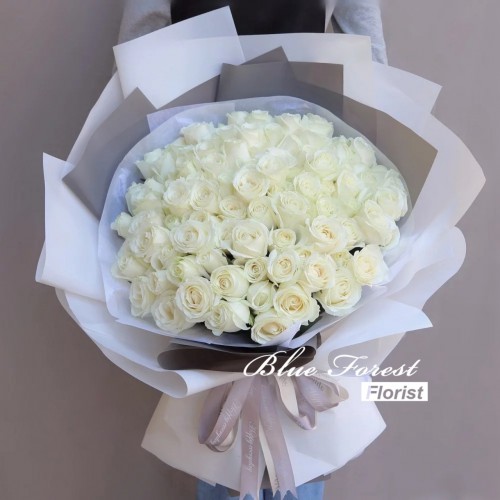 99枝白玫瑰花束