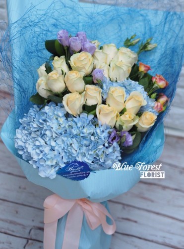 * Golden rose*18枝香檳金玫瑰配荷蘭繡球花束