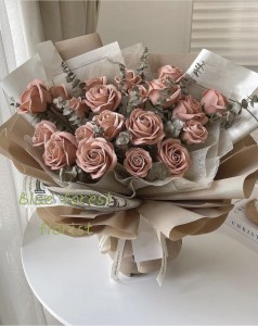 香薰淺啡色玫瑰花束18支裝