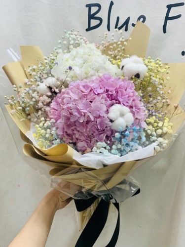 韓式花束*荷蘭雙色秀球綿花配滿天星花束