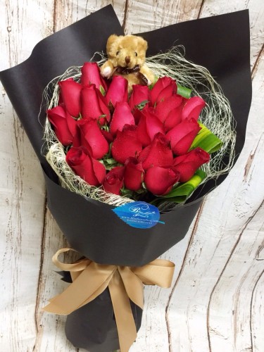 薔薇女皇* 絲絨紅玫瑰花束*